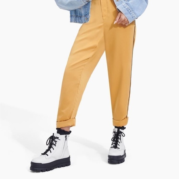 NWT UGG Sidnee Waterproof Platform Lug Combat Boot! - Picture 1 of 12